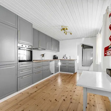 Spacious With Good Location Holiday home *